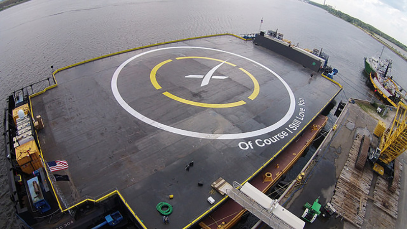 Barcaza donde aterrizó el cohete Falcon 9.